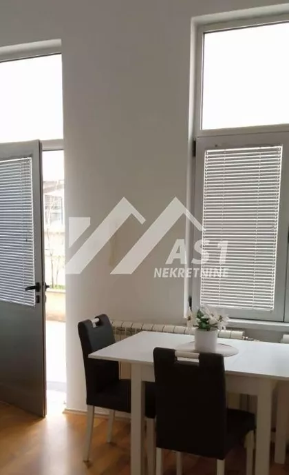 Petra Drapšina | 4zida.rs