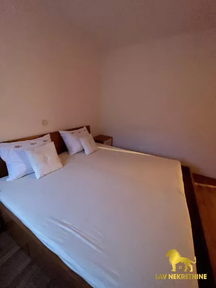 LAZE KOSTIĆA | 4zida.rs