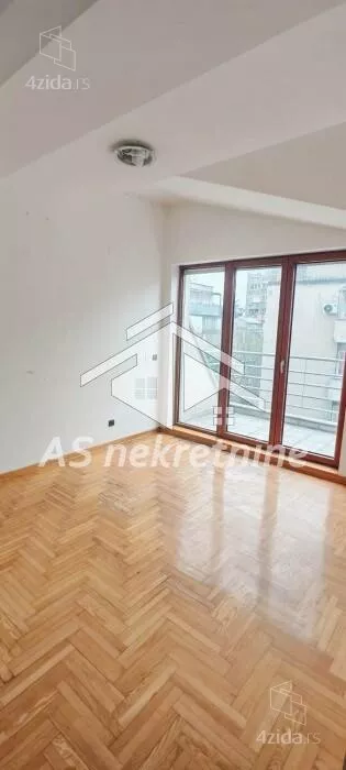 Šestosoban stan | 4zida