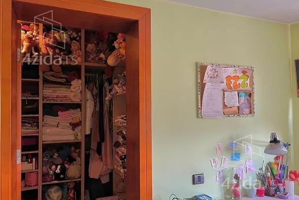 Šestosoban stan | 4zida