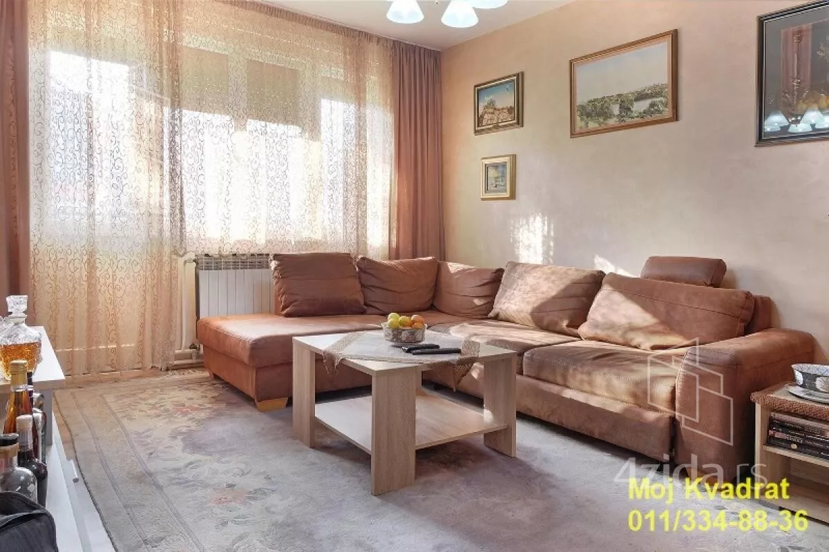 Šestosoban stan | 4zida