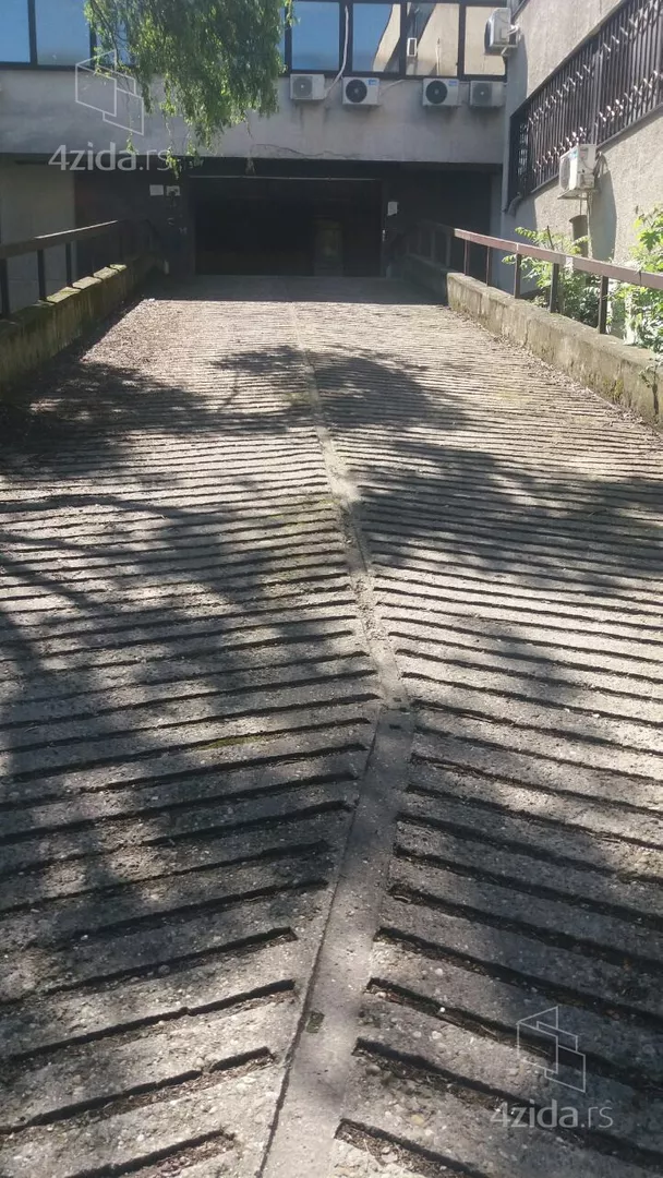 Garaža | 4zida