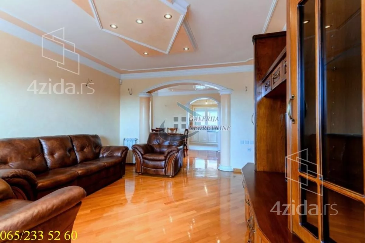 Četvorosoban stan | 4zida