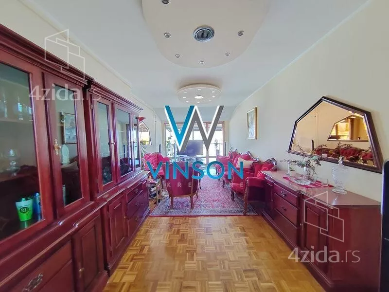 Šestoiposoban stan | 4zida