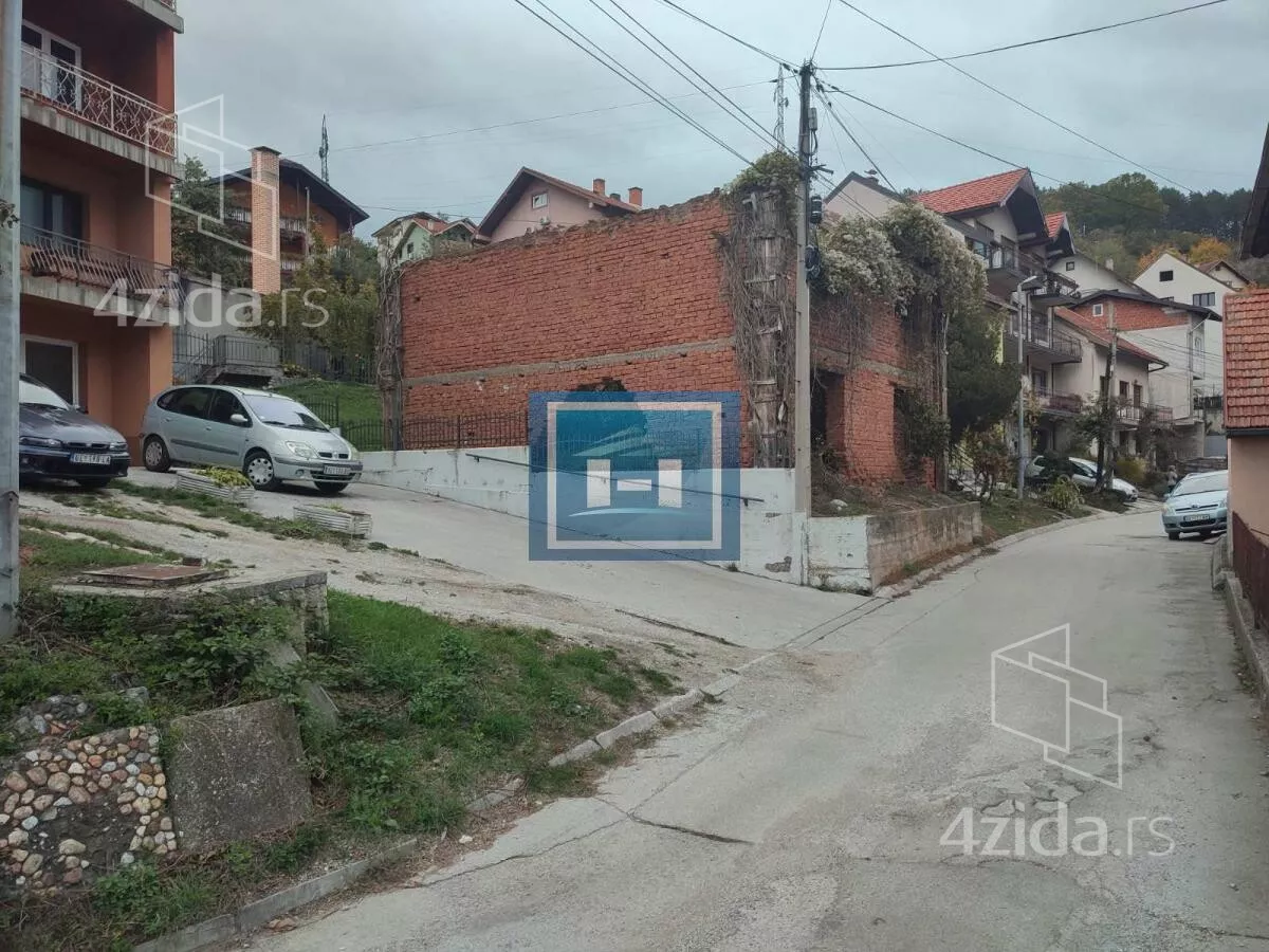Дом · 77 m² · Užice