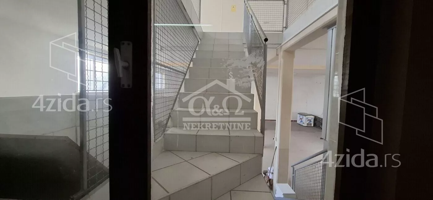 Poslovna zgrada | 4zida