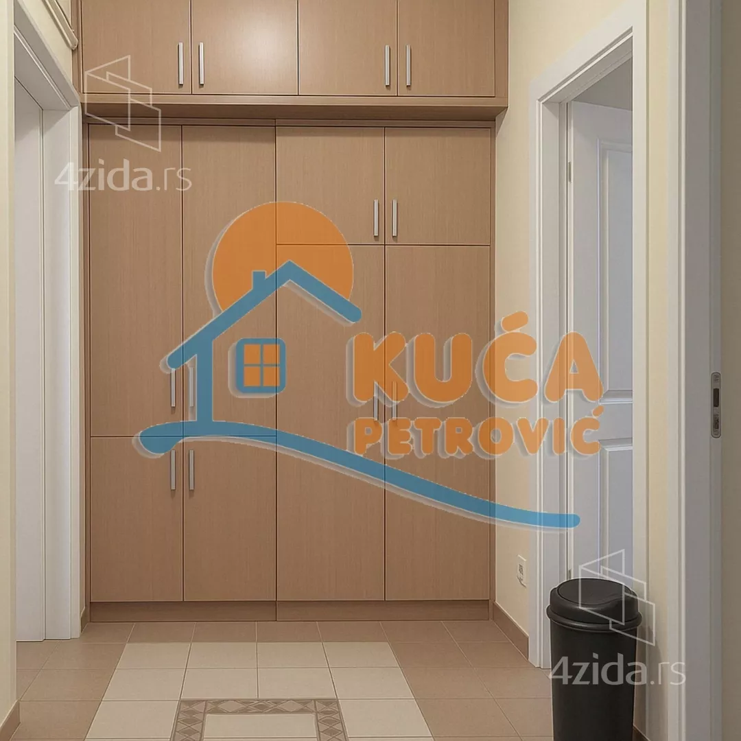 Lokal | 4zida