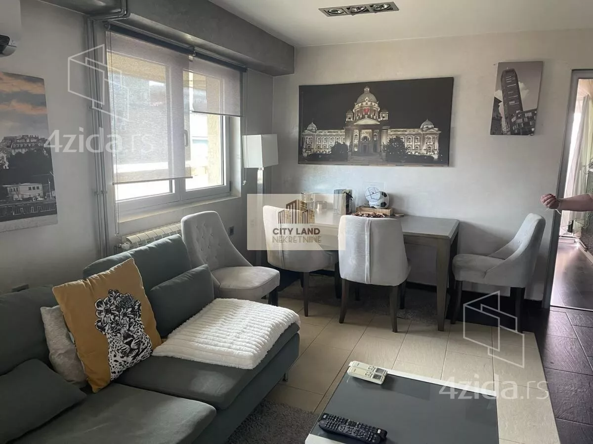 Petosoban stan | 4zida