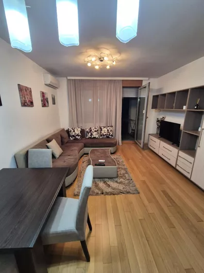 Uroša Martinovića | 4zida.rs