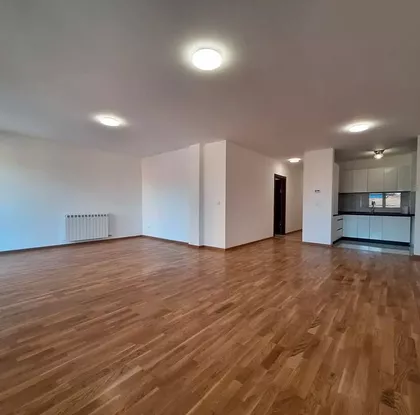 Trg Mučenika | 4zida.rs