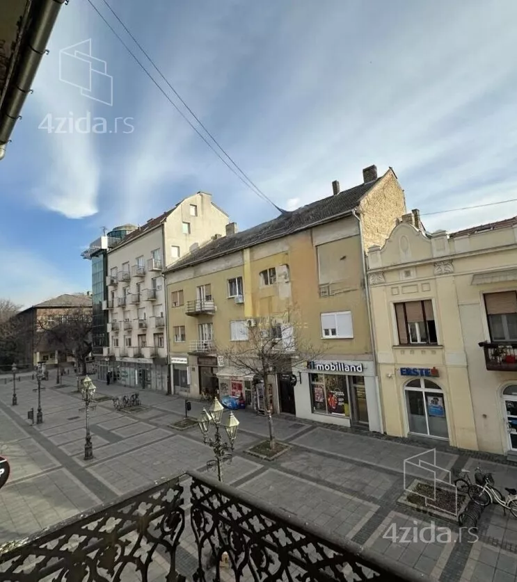 Petosoban stan | 4zida