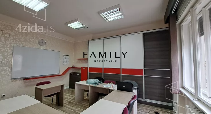 Šestosoban stan | 4zida