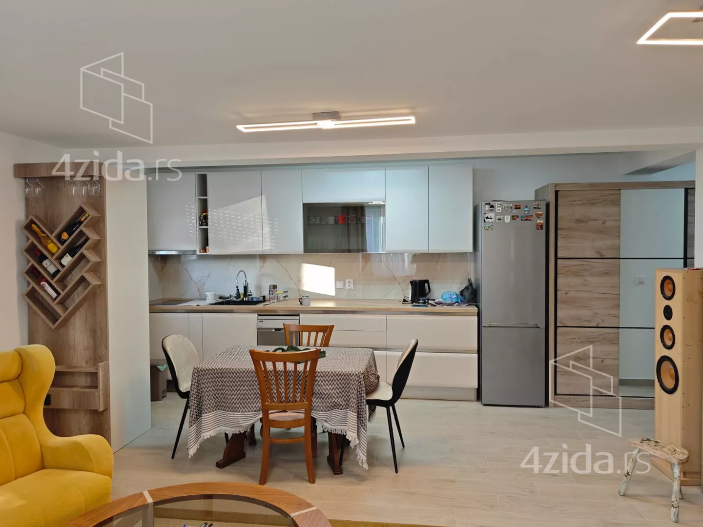 Dvoiposoban stan | 4zida