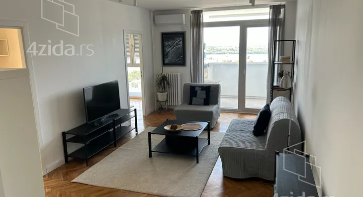 Četvoroiposoban stan | 4zida