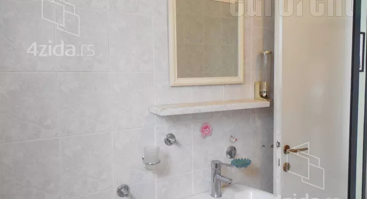 4-etažna kuća | 4zida