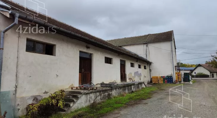 Poslovna zgrada | 4zida