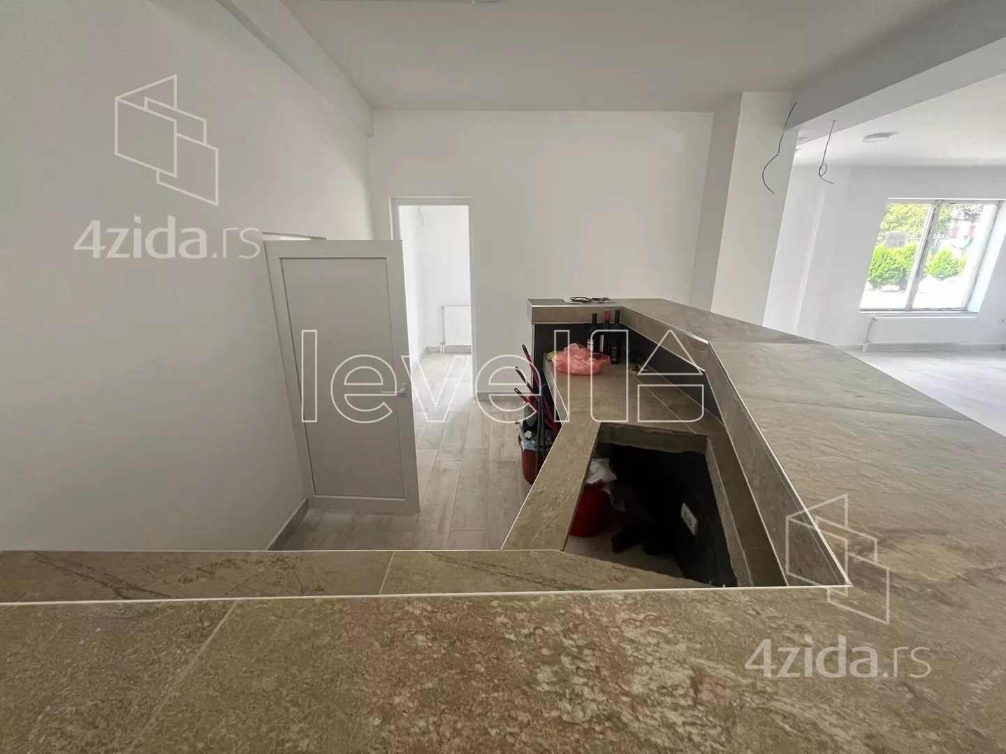 Poslovni prostor | 4zida