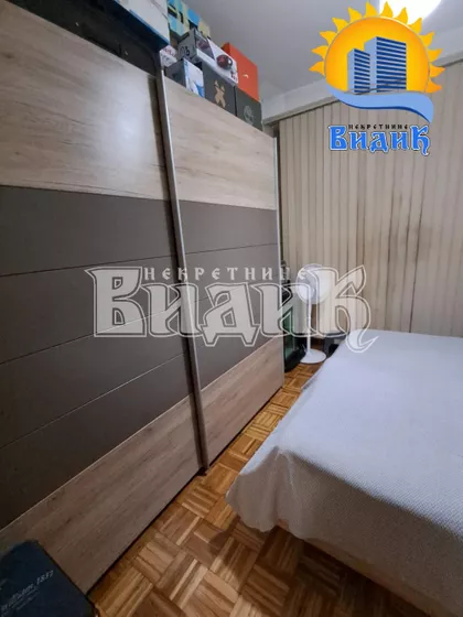 Ustanička | 4zida.rs