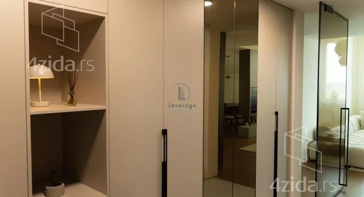 Četvoroiposoban stan | 4zida