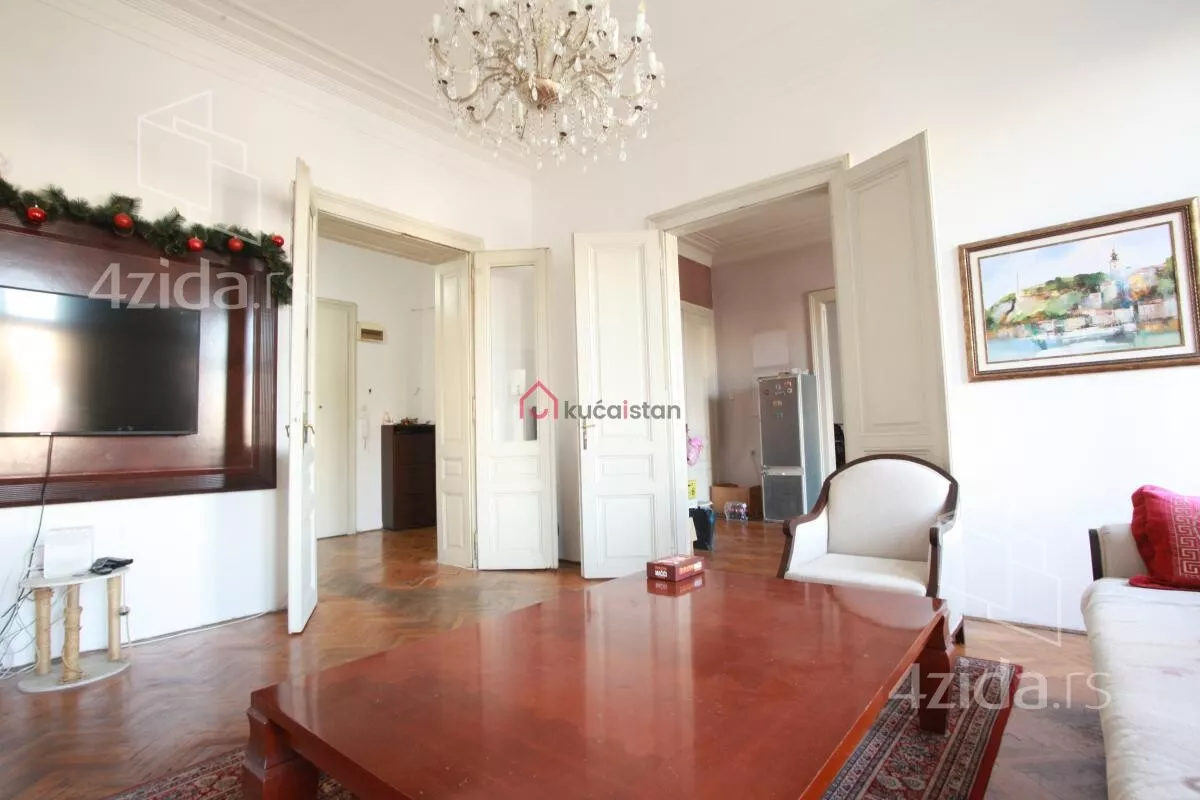 Šestosoban stan | 4zida