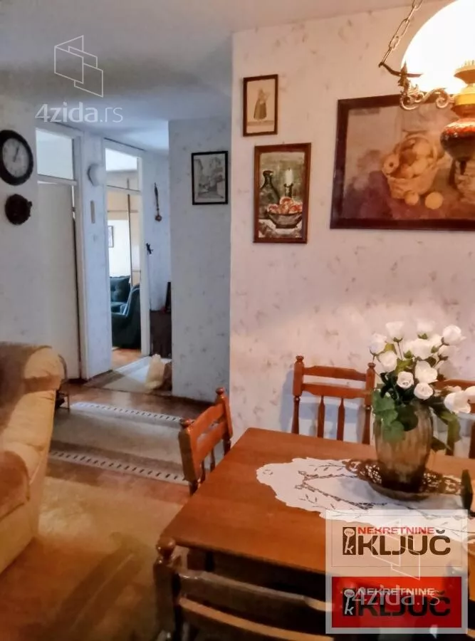 Troiposoban stan | 4zida