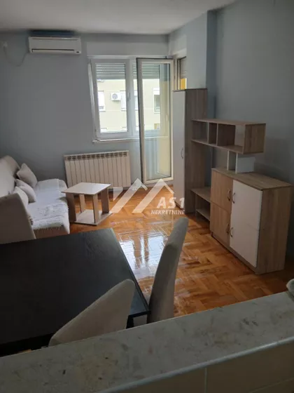 Bulevar Cara Lazara | 4zida.rs