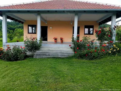 Velike Pčelice | 4zida.rs