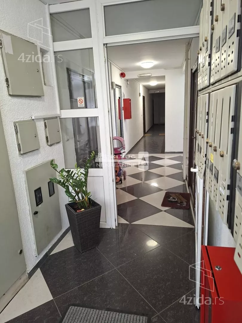 Troiposoban stan | 4zida