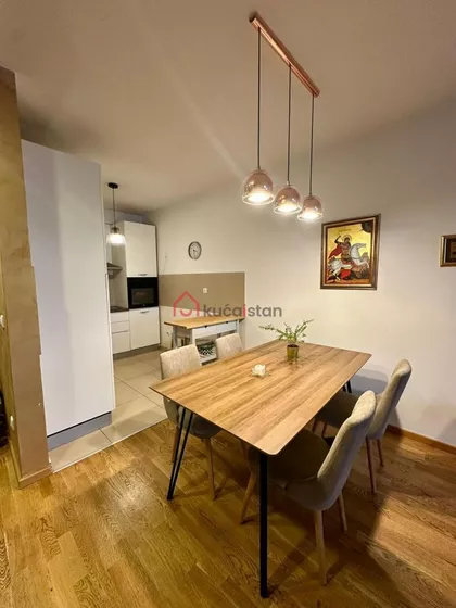 Crveni Krst Vračar | 4zida.rs