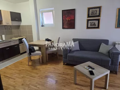 Sretena Mladenovića Mike | 4zida.rs