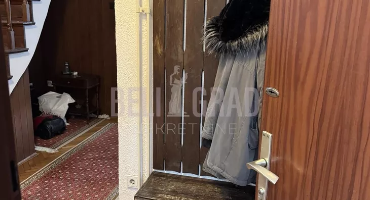 Četvoroiposoban stan | 4zida