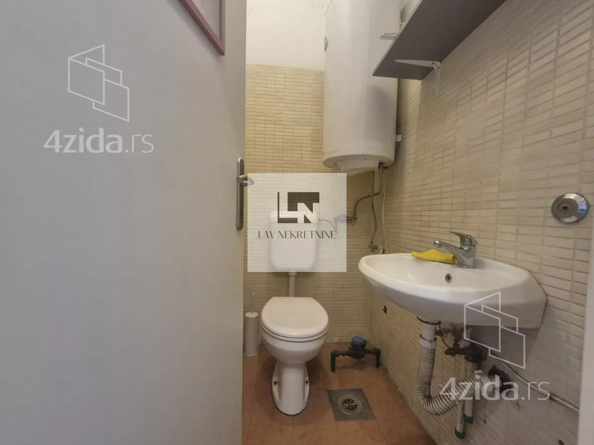 Lokal | 4zida