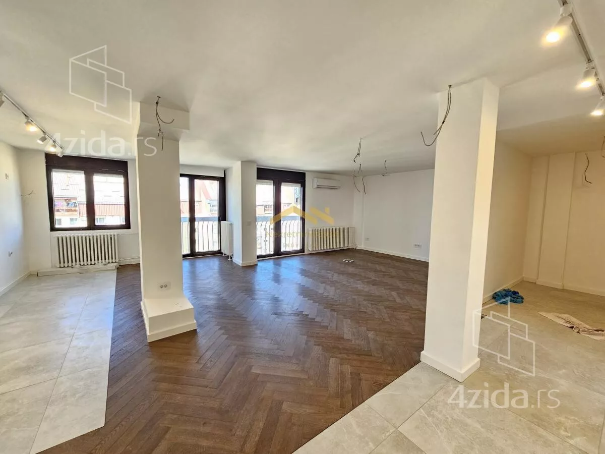 Četvoroiposoban stan | 4zida