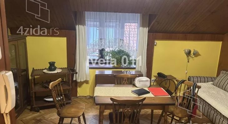 Četvoroiposoban stan | 4zida