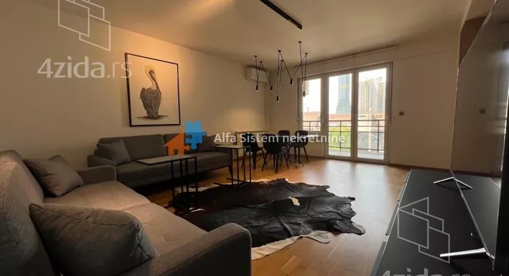 Četvoroiposoban stan | 4zida