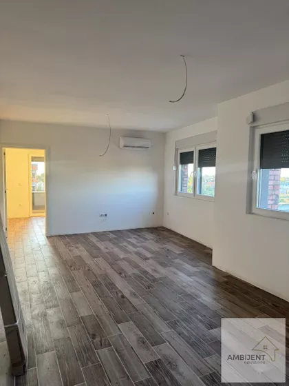 Stari Banovci | 4zida.rs