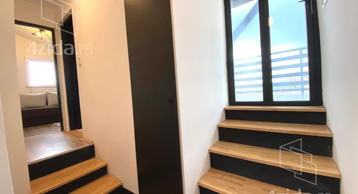 Petosoban stan | 4zida