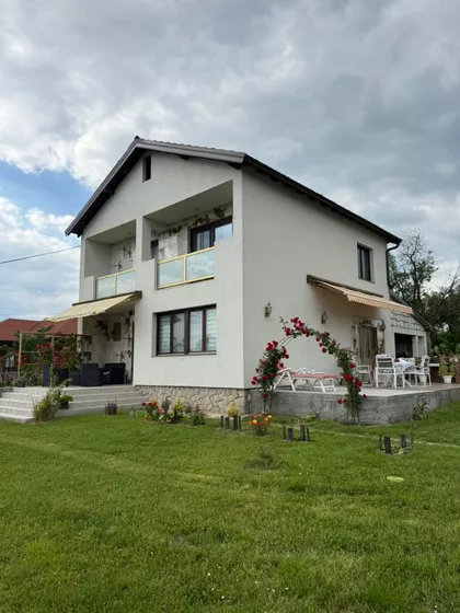 Vuka Karadžića 6 | 4zida.rs
