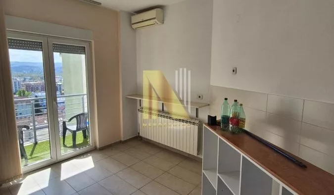 Četvoroiposoban stan | 4zida