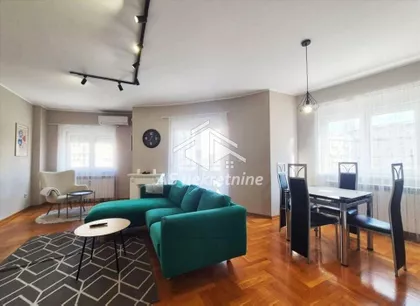 Vukov Spomenik | 4zida.rs