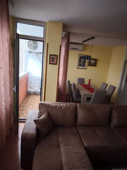 Cara Uroša | 4zida.rs