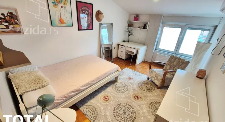 Šestosoban stan | 4zida