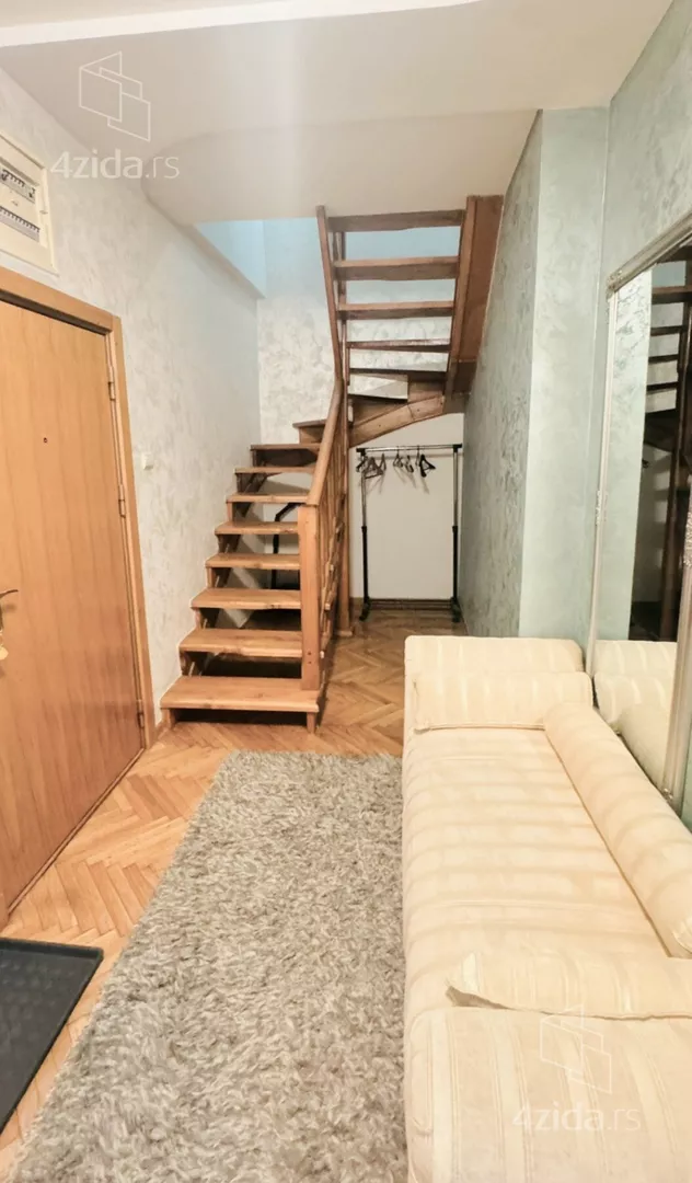 Četvoroiposoban stan | 4zida