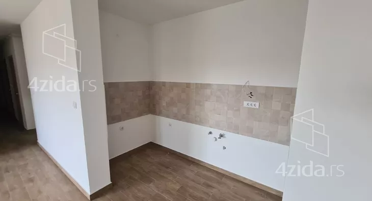 Četvoroiposoban stan | 4zida