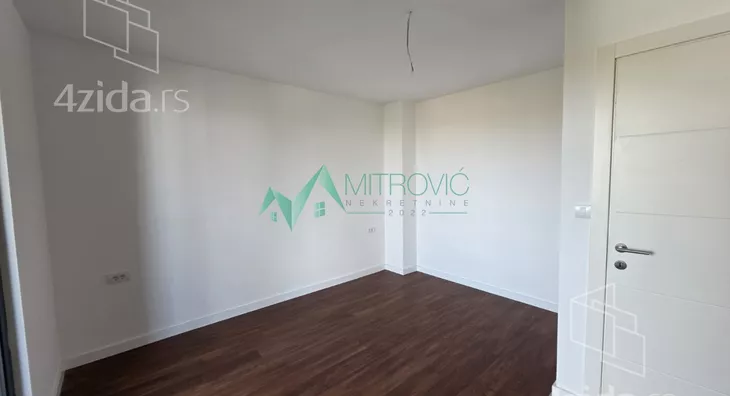 Šestosoban stan | 4zida