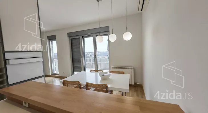 Četvoroiposoban stan | 4zida