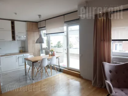 CRVENI KRST | 4zida.rs