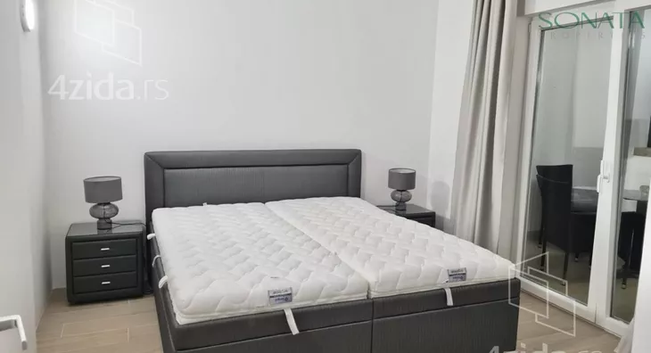 Šestosoban stan | 4zida