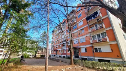 Starca Vujadina 42 | 4zida.rs