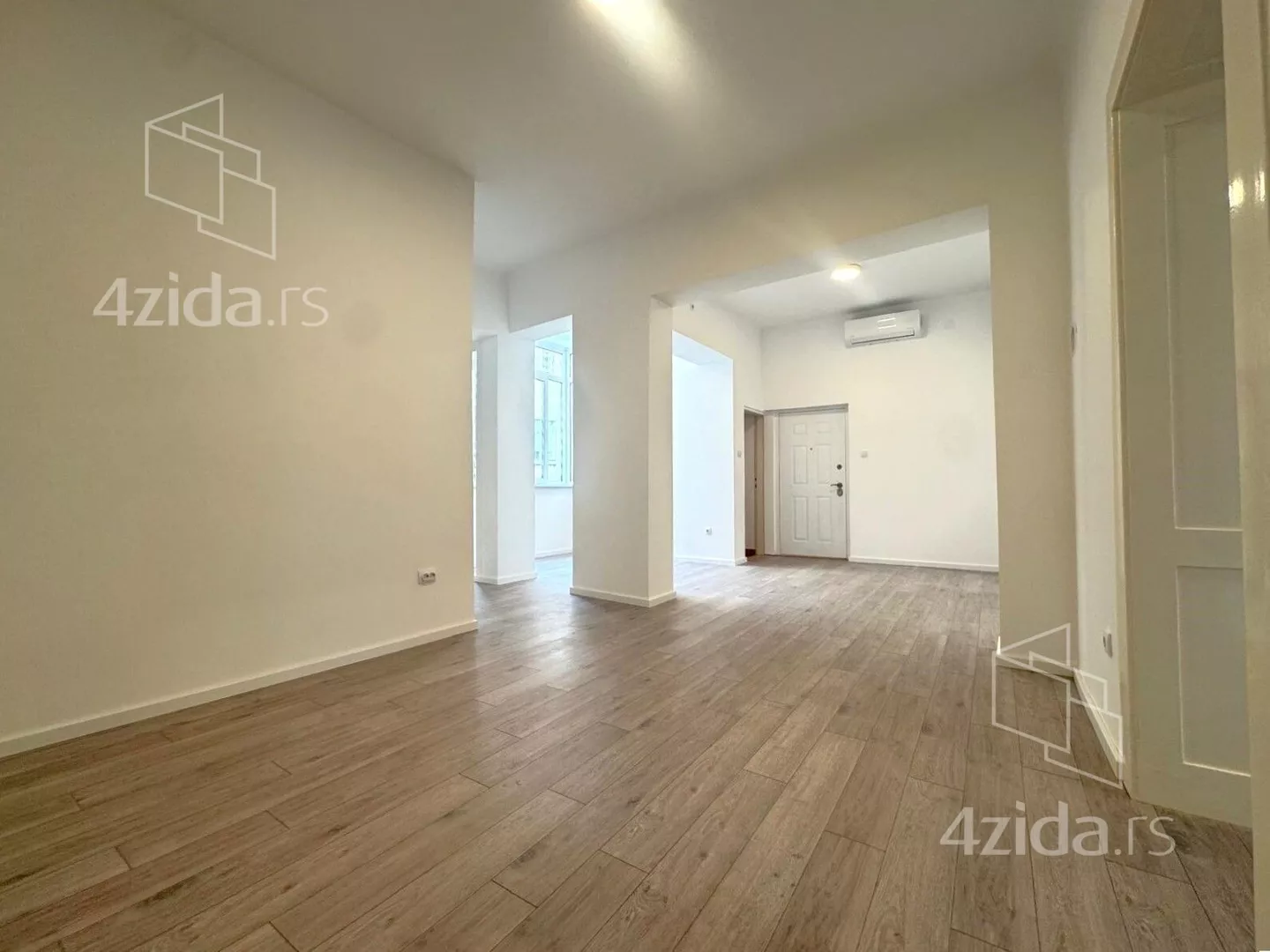 Petosoban stan | 4zida